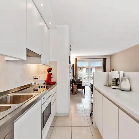 Appartamento Near Zeedijk Beach, Cleaning Included *